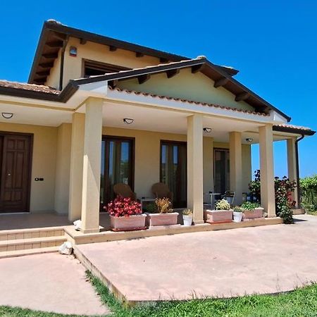 B & B Le Tre Rose Tollo 外观 照片