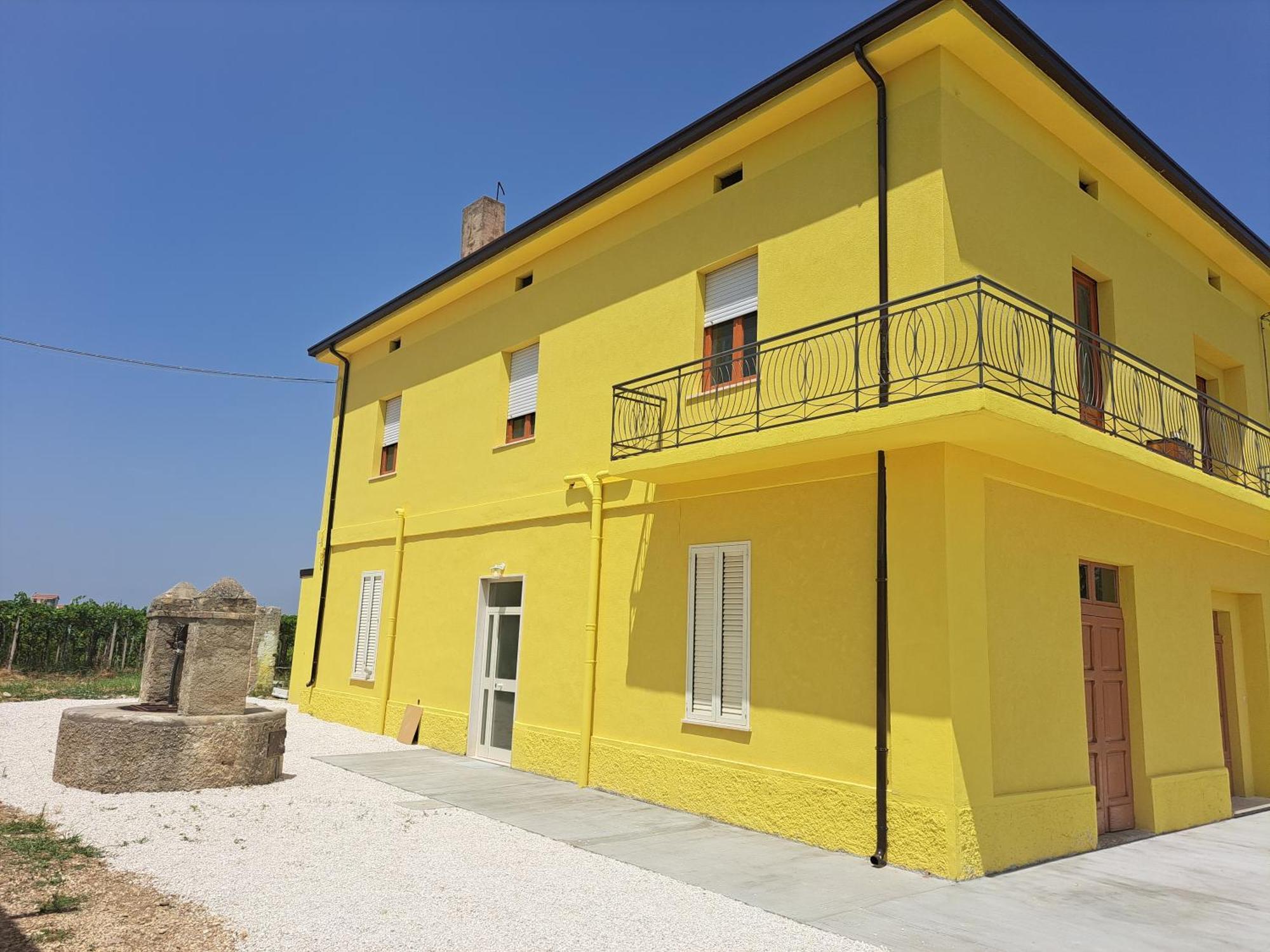 B & B Le Tre Rose Tollo 外观 照片